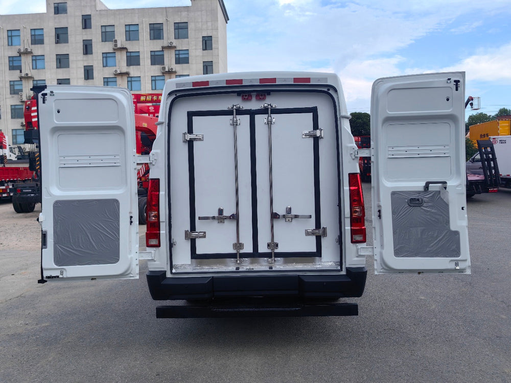 Latest IVECO Long-base High Top Refrigerated Truck For Sale