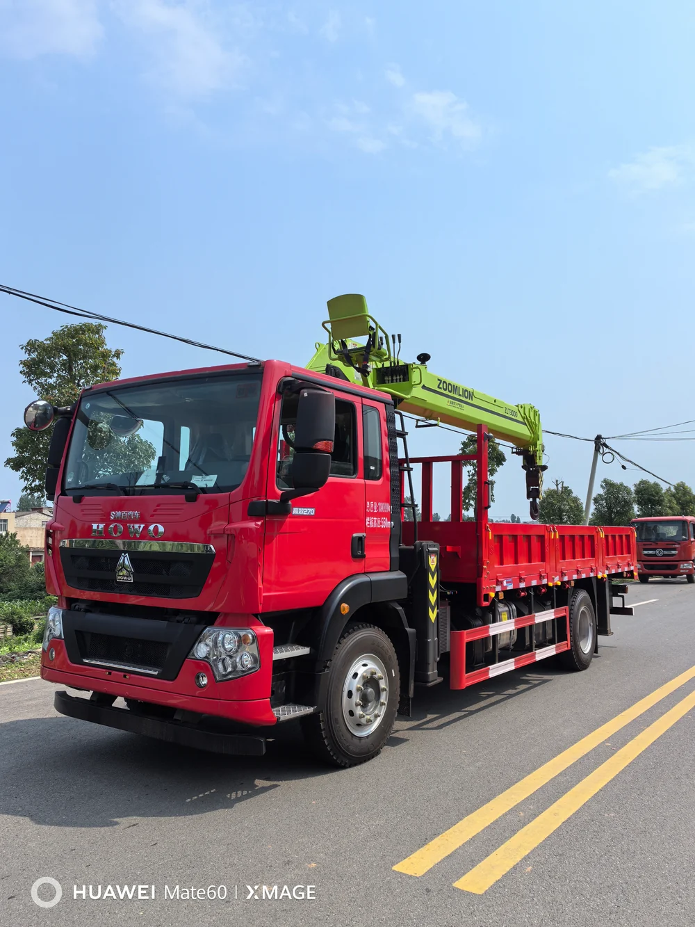 HOWO Zoomlion 8-ton 5-section Boom Truck mounted Crane