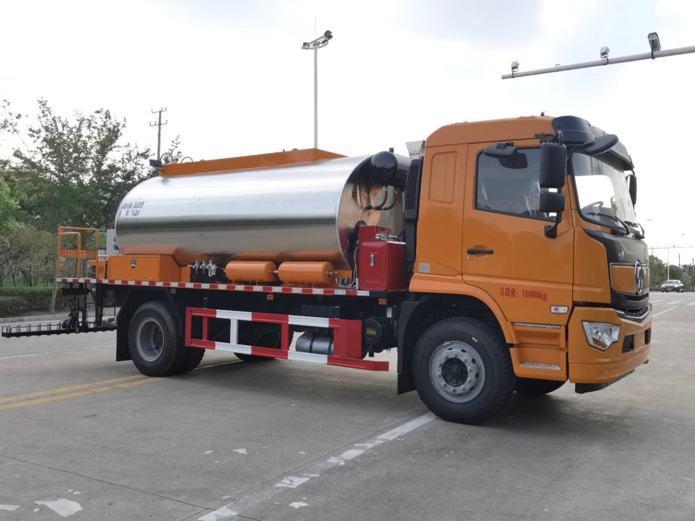 SHACMAN 10T Asphalt Distributor Truck For Sale