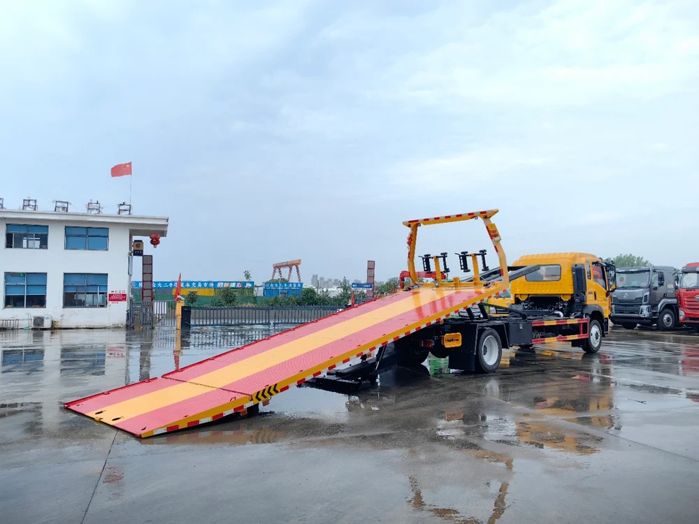 Sinotruk Howo G5X Yellow Plate Large One-Drag-Two Wrecker