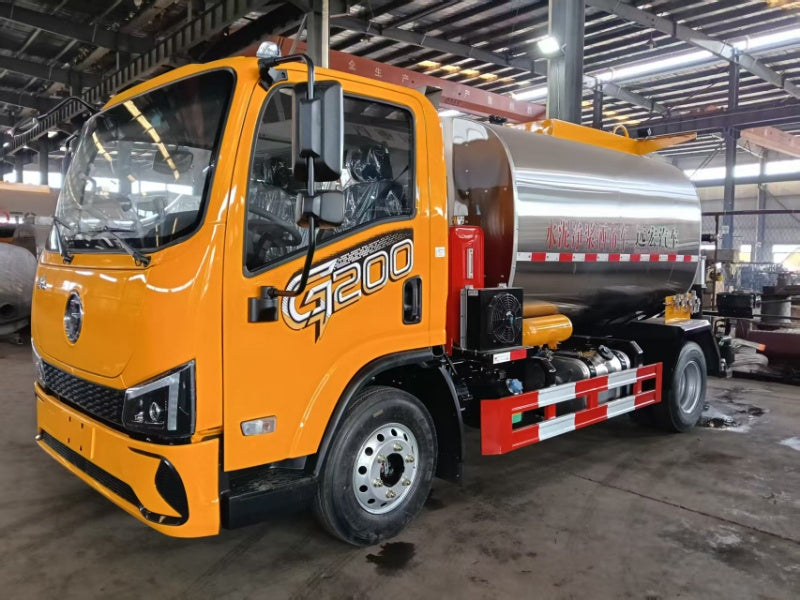 SHACMAN 6T Asphalt Distributor Truck For Sale