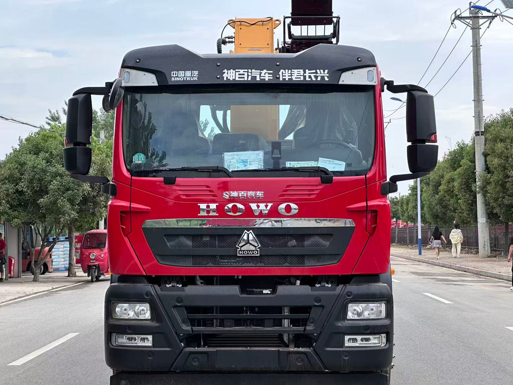 HOWO 6×4 14T Telescopic Boom Crane For Sale