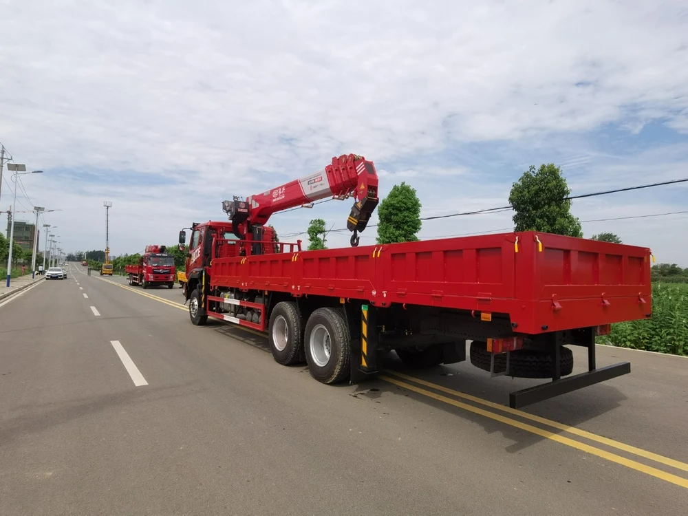 Howo Changxing 12-ton 5-section Boom Truck Mounted Crane