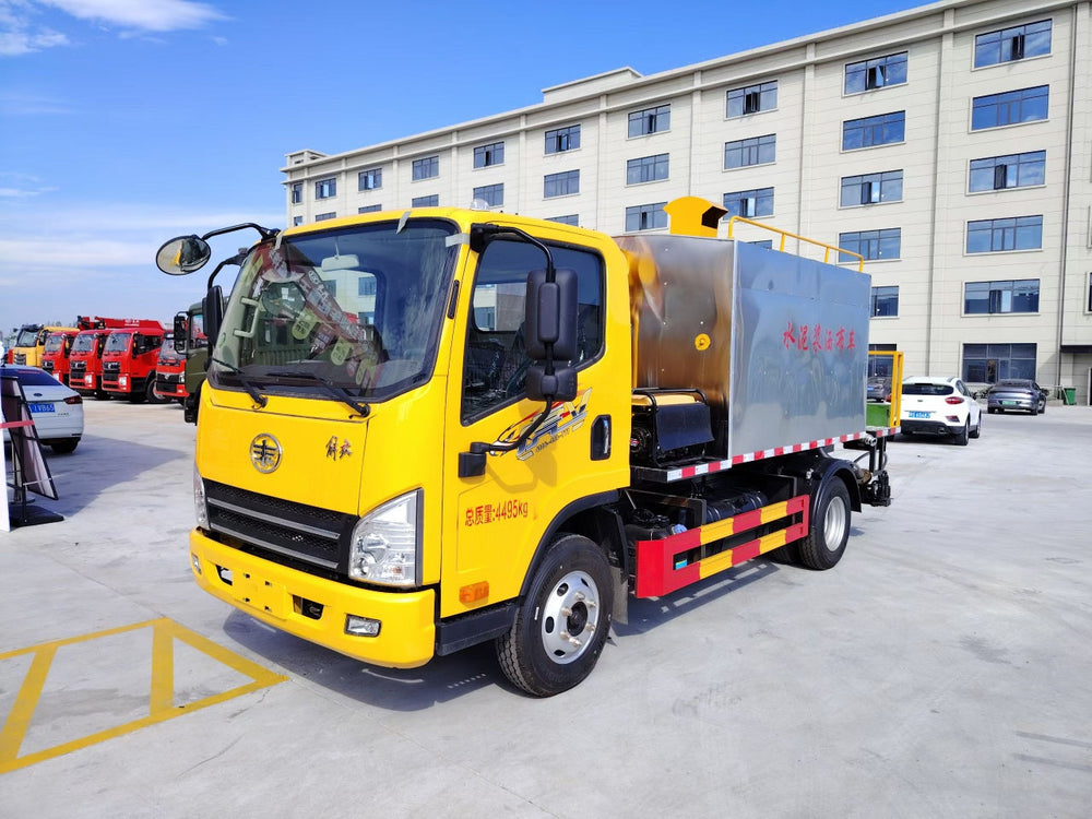 FAW 6.5m³ 150HP Asphalt Distributor Truck For Sale