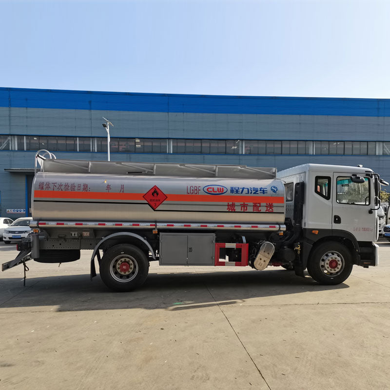 Dongfeng 4X2 11000L Oil Tank Truck For Sale