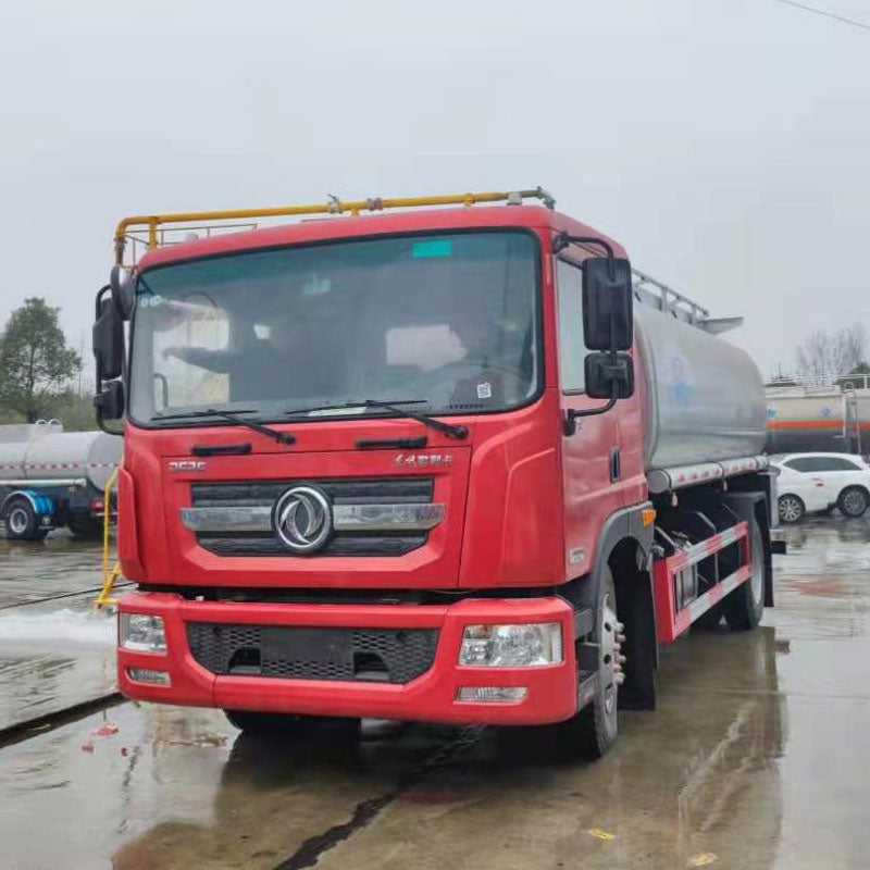 Dongfeng 4X2 11000L Oil Tank Truck For Sale