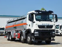 SINOTRUK HOWO TX7 350 HP 8×4 Flammable Liquid Tank Truck