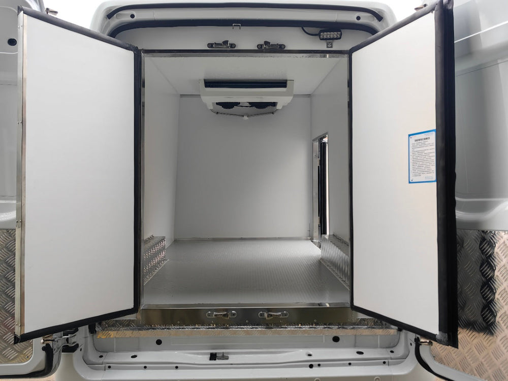 JMC Short-base Mid-high Top Refrigerated Truck For Sale