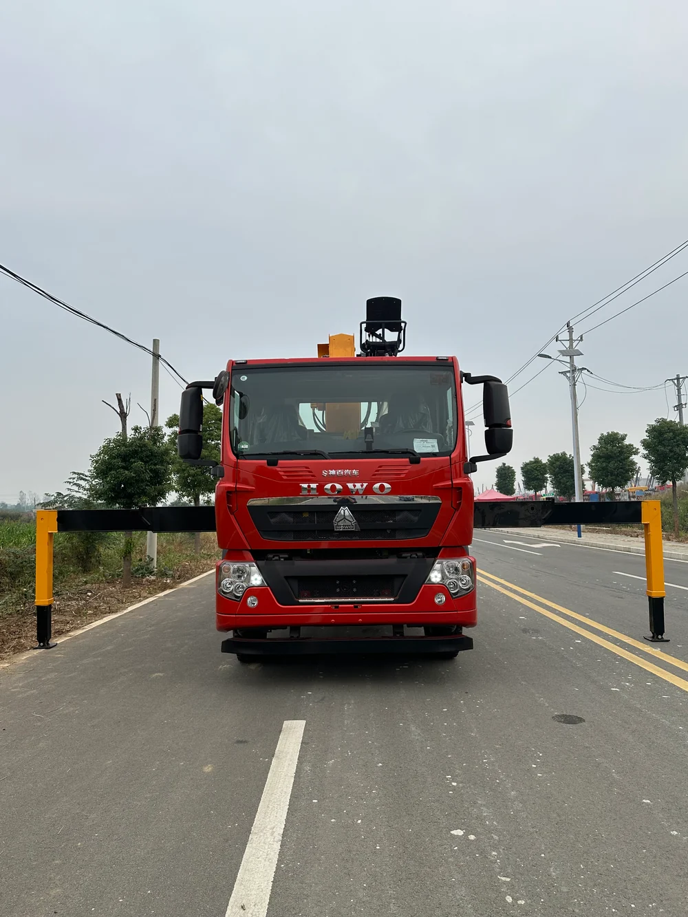 Howo 4×2 Shimei 8-ton 6-section Boom Truck Mounted Crane