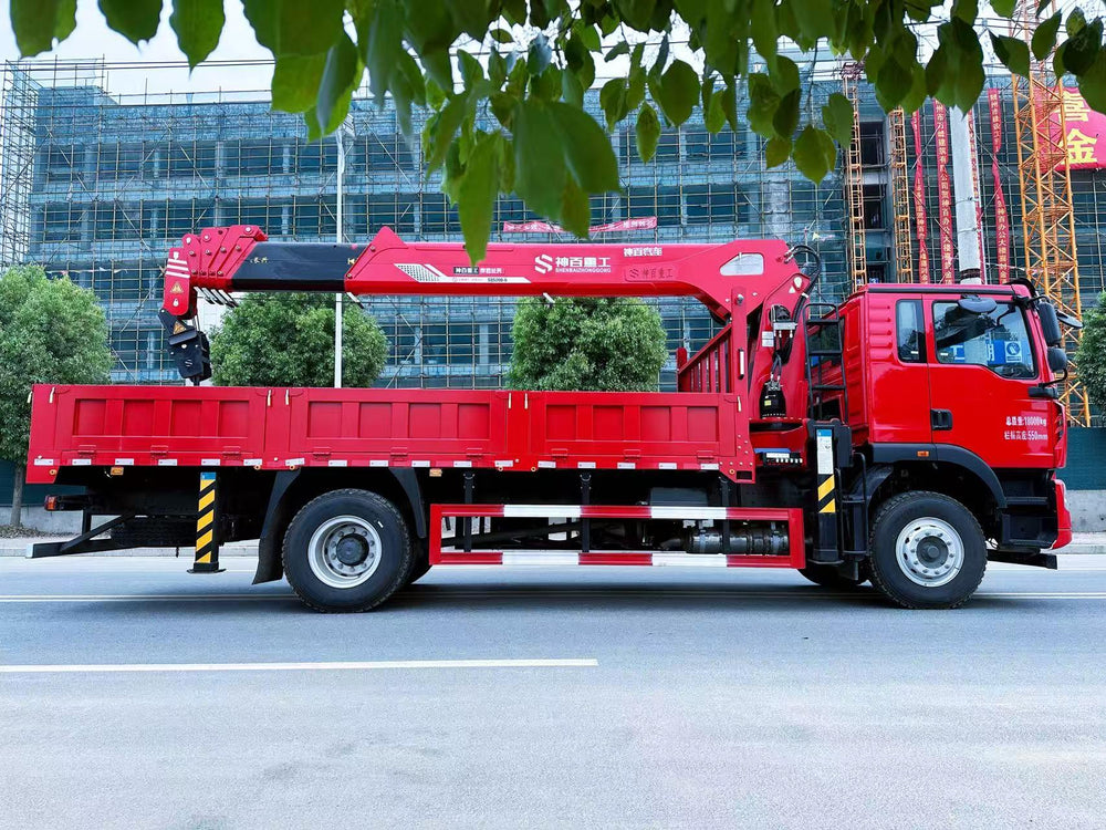 HOWO 4×2 8T Telescopic Boom Crane For Sale