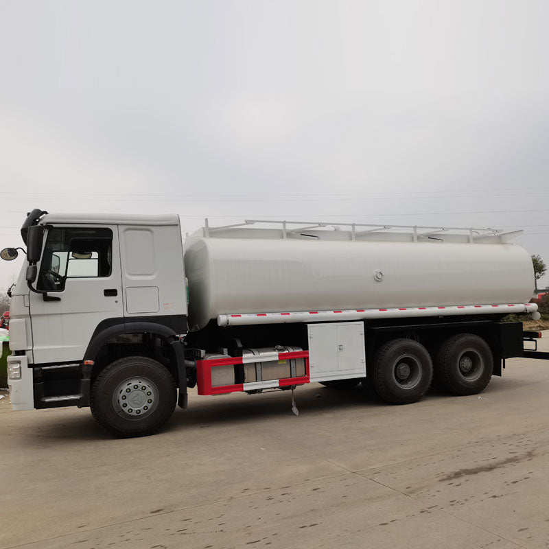 HOWO 6X4 20000L Oil Tank Truck For Sale