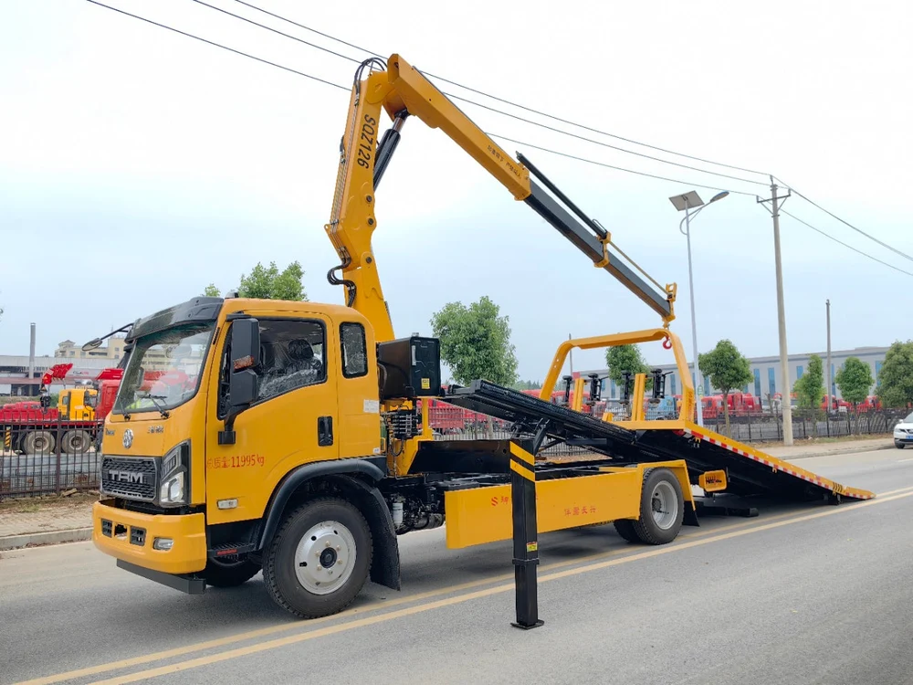 Three-ring folding arm Wrecker truck