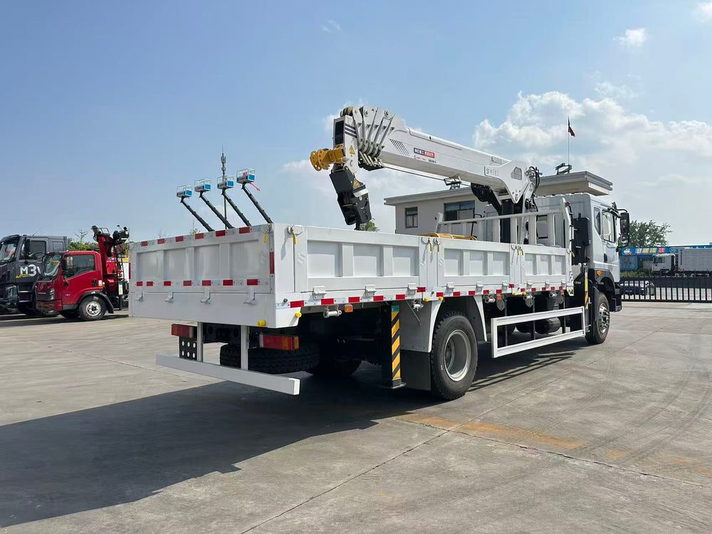 Продается кран-манипулятор DongFeng 4×2 8Т с телескопической стрелой