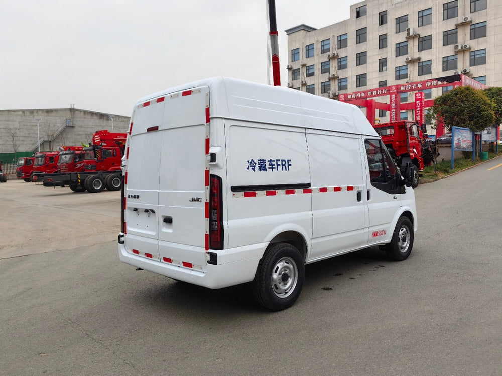 JMC Short-base Mid-high Top Refrigerated Truck For Sale