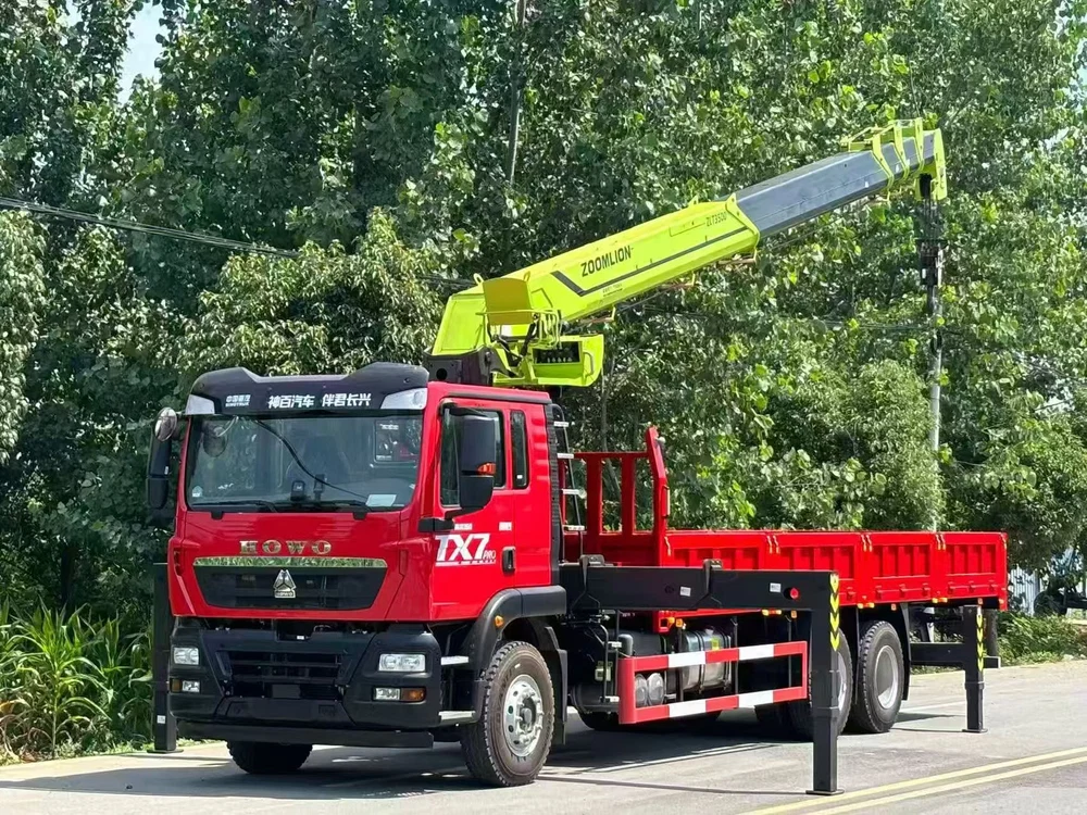 HOWO TX MAN Engine 350HP - Zoomlion New 14 Ton 5-Section Truck Mounted Crane