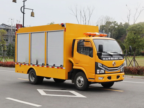 Аварийно-спасательный водоотливной автомобиль Dongfeng Dolica