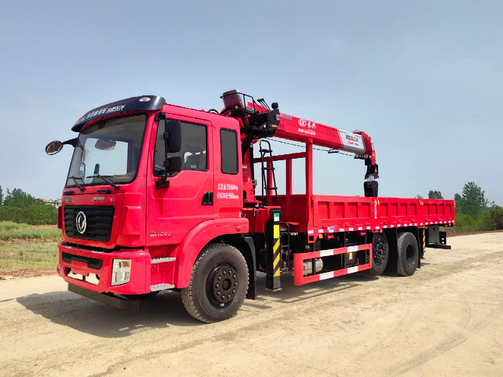 Продается кран-манипулятор DongFeng с телескопической стрелой и подъемной осью.