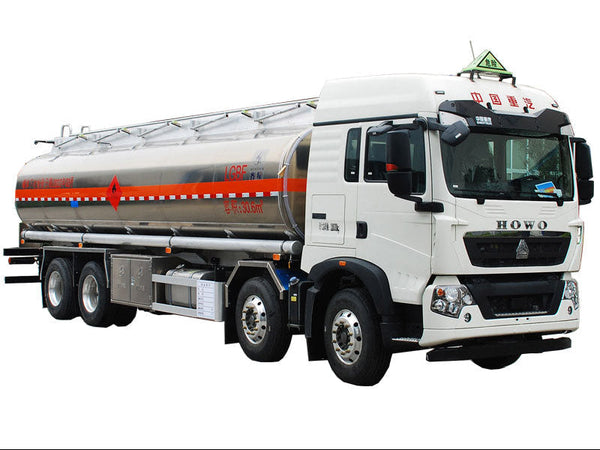 HOWO 8*4 30000L oil tank truck For Sale