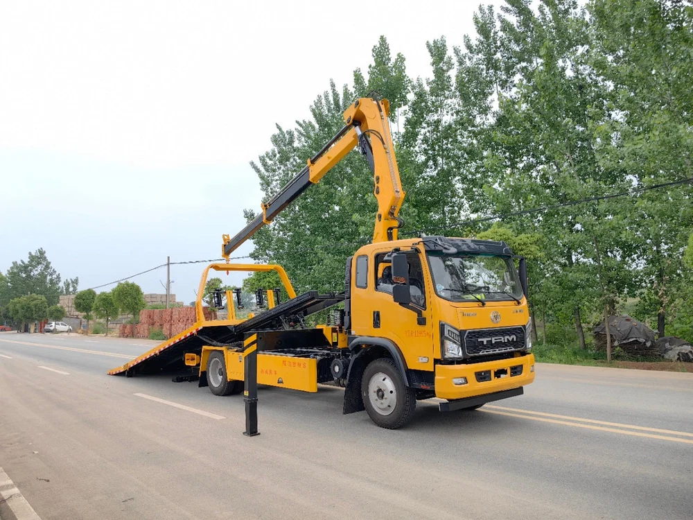 Three-ring folding arm Wrecker truck