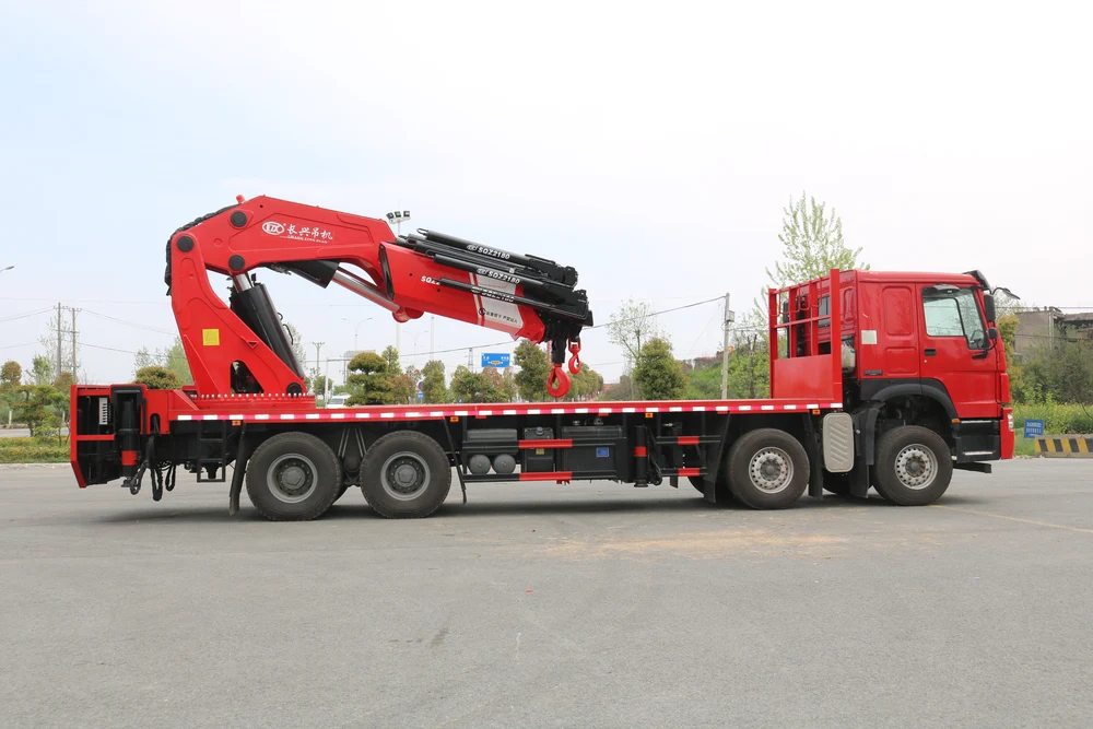 Sinotruk Howo Changxing 110-ton Folding Arm Truck-mounted Crane (Rear-mounted)