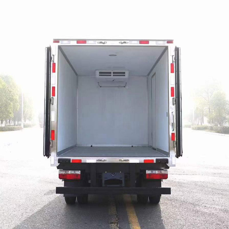 DongFeng 4X2 Refrigerator Truck van length 3.5m For Sale