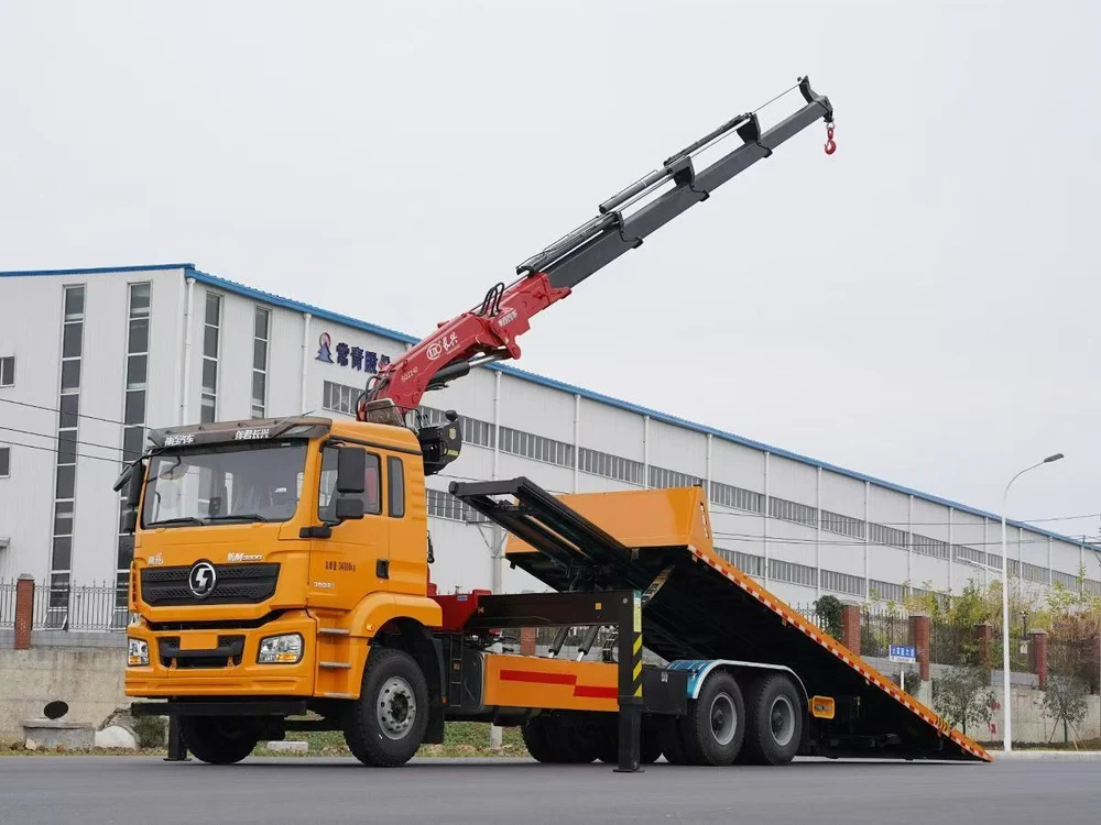 SHACMAN Changxing 12-ton Folding Boom Wrecker Truck with Crane