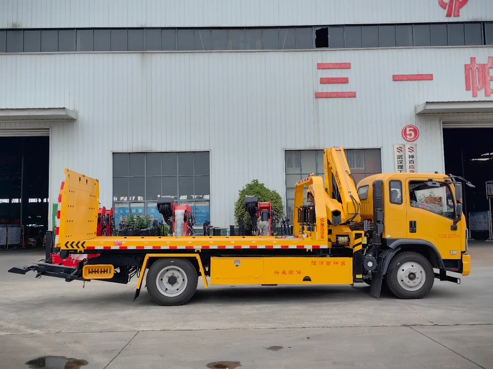 Sanhuan Wrecker Truck With Folding Crane Arm