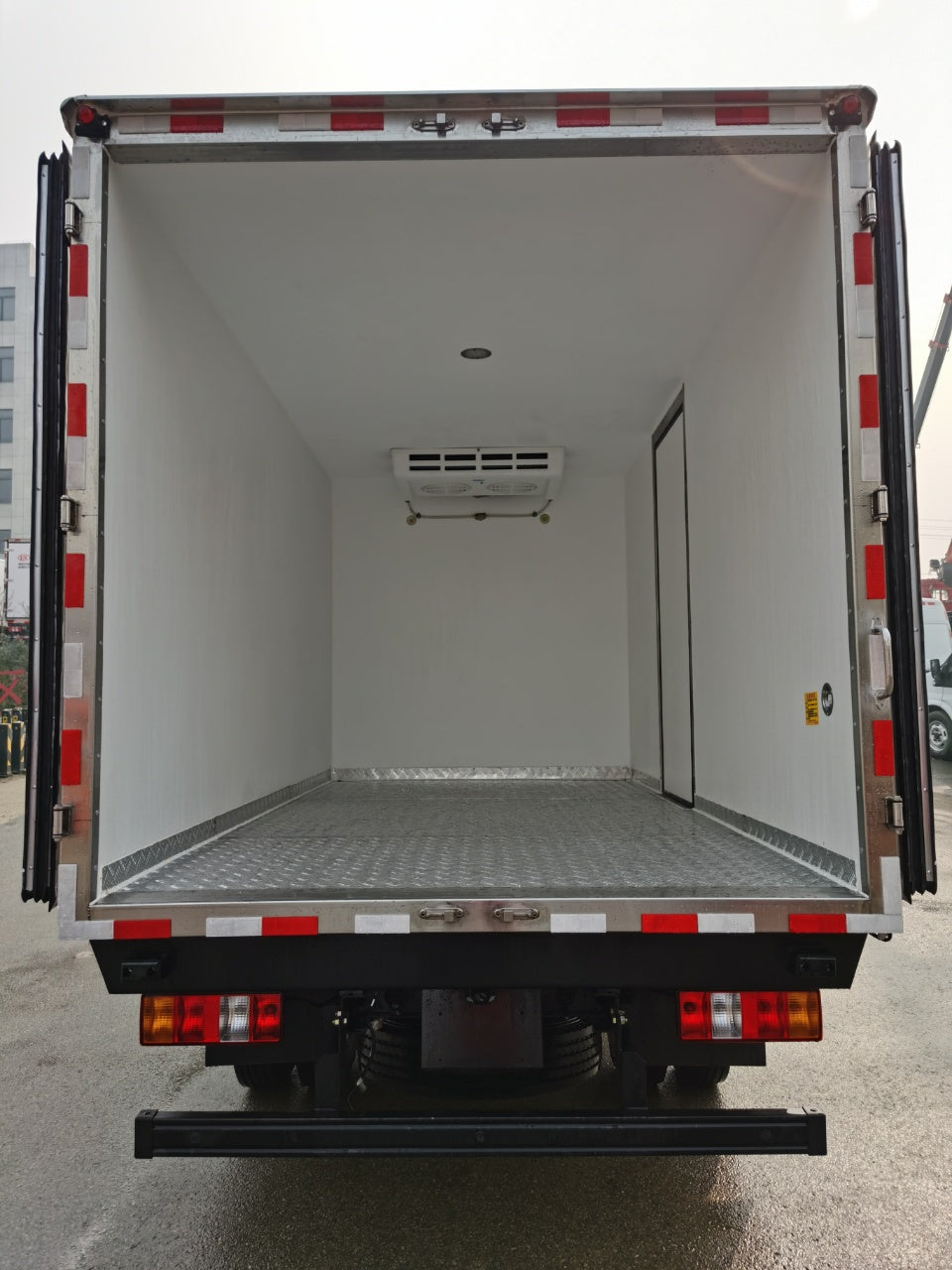 ISUZU EC5 Refrigerated Truck For Sale