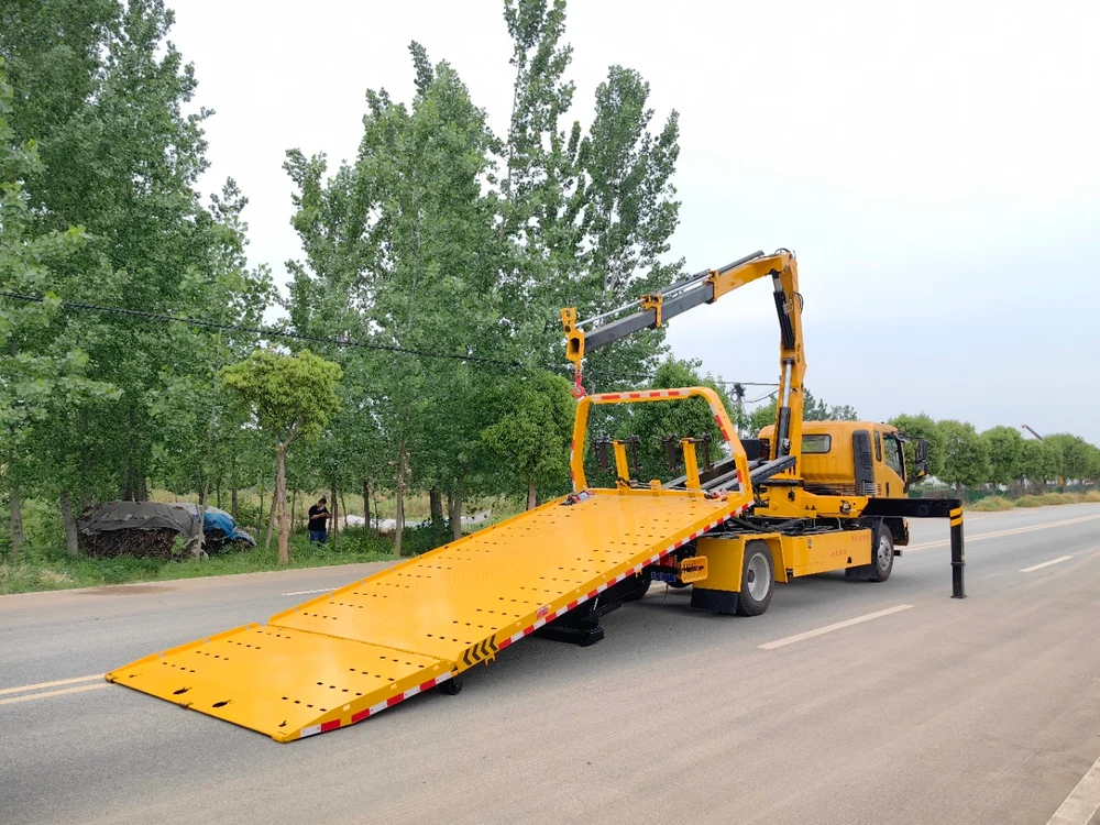 Sanhuan Wrecker Truck With Folding Crane Arm