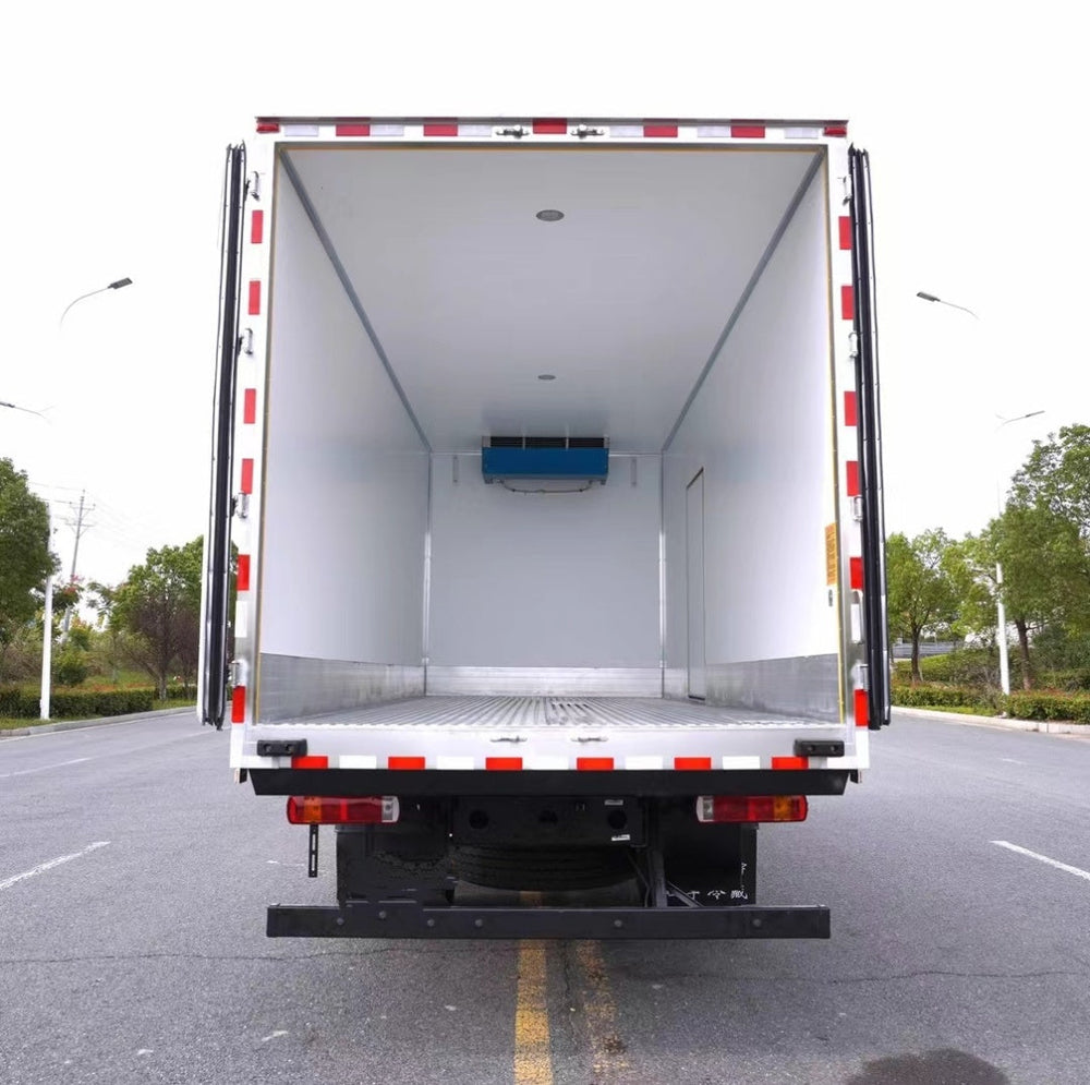 FOTON 6.8m E6 300HP Refrigerated Truck For Sale