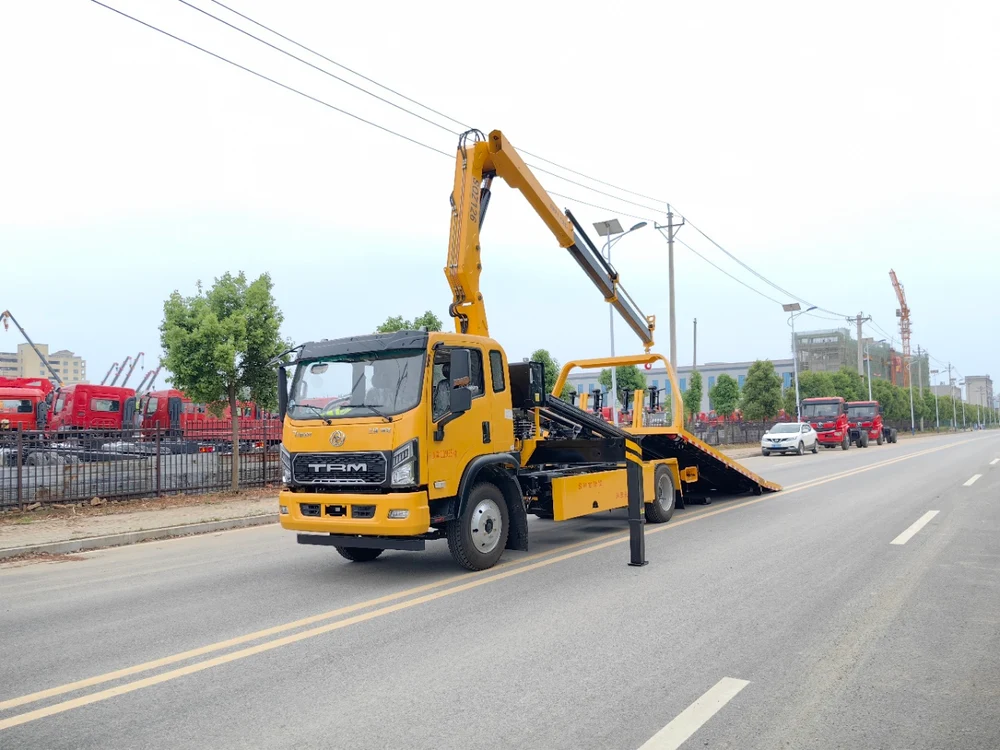 Sanhuan Wrecker Truck With Folding Crane Arm