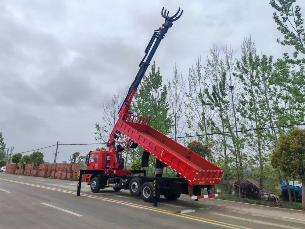 Dongfeng Jincheng × Changxing 8-ton Folding Boom Truck with Log Grapple
