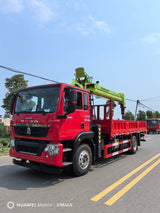 HOWO 4×2 ZOOMLION 8T Telescopic Boom Crane For Sale