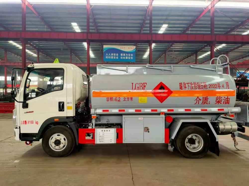 HOWO 6.2m³ 130HP Oil Tank Truck For Sale