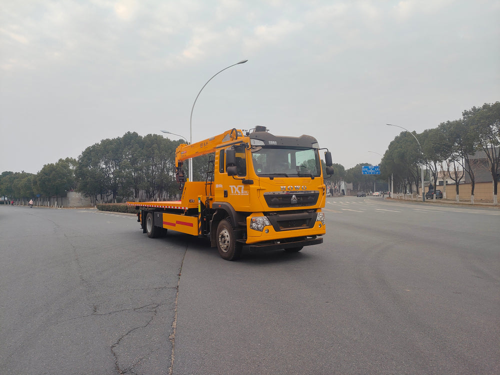 HOWO 10T Wrecker Truck & 8T Crane For Sale