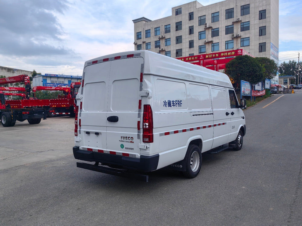 Latest IVECO Long-base High Top Refrigerated Truck For Sale