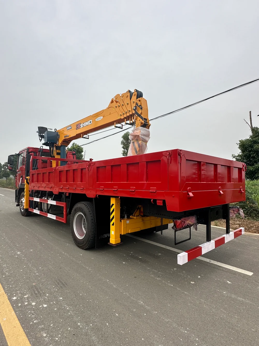 Howo 4×2 Shimei 8-ton 6-section Boom Truck Mounted Crane