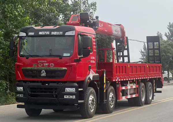 HOWO 8×4 Weichai 350HP - Changxing 14 Ton 5-Section truck mounted crane with Ladder