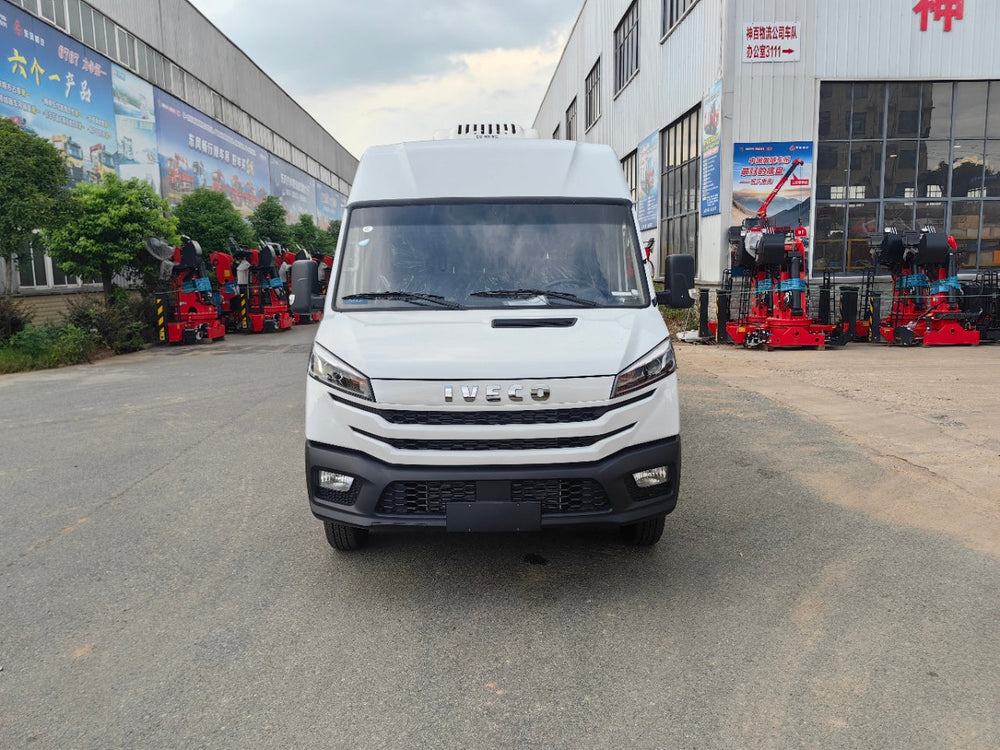 Latest IVECO Long-base High Top Refrigerated Truck For Sale