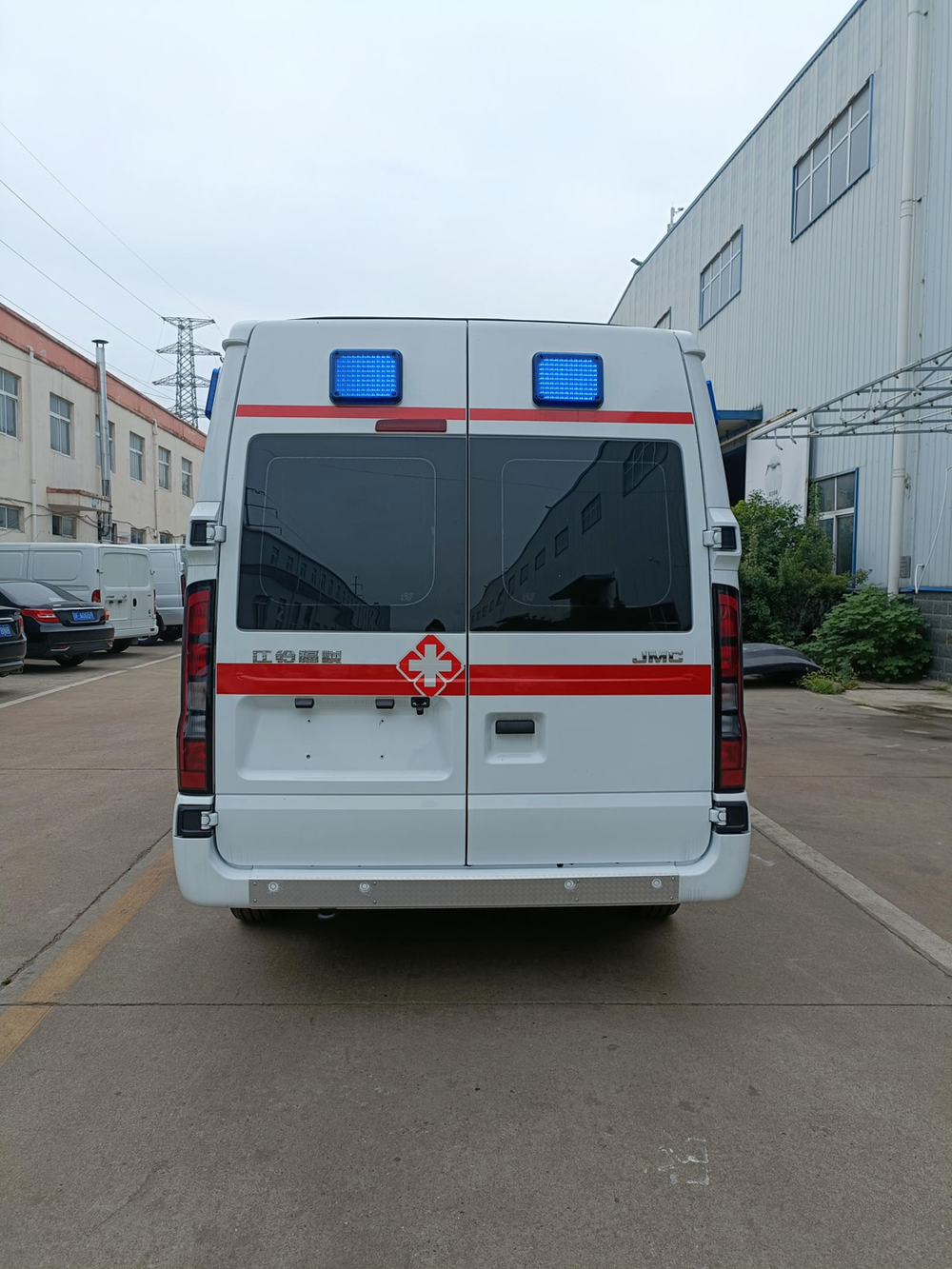 JMC Shunda Mid-wheelbase Mid-roof Diesel Patient Monitor Ambulance