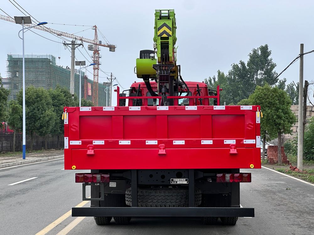 HOWO 6×4 ZOOMLION14T Telescopic Boom Crane For Sale