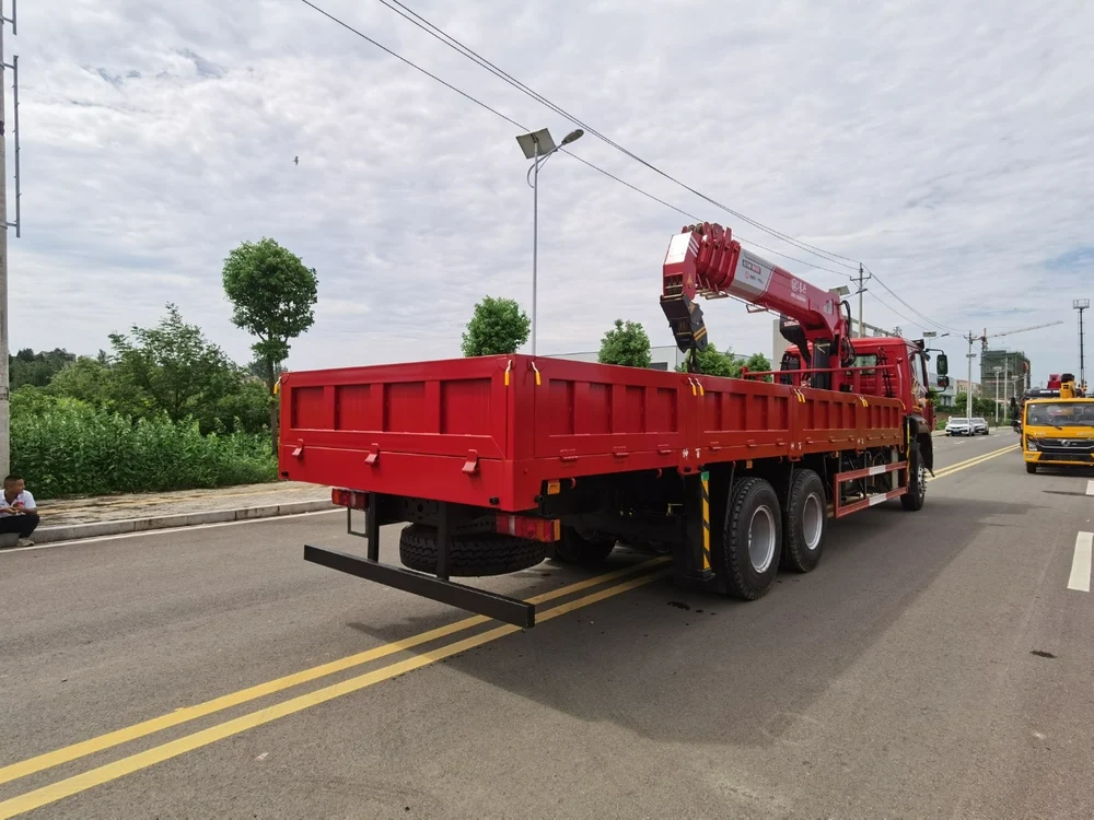 Howo Changxing 12-ton 5-section Boom Truck Mounted Crane