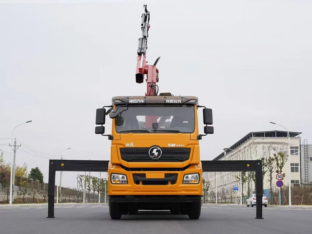 SHACMAN Changxing 12-ton Folding Boom Wrecker Truck with Crane