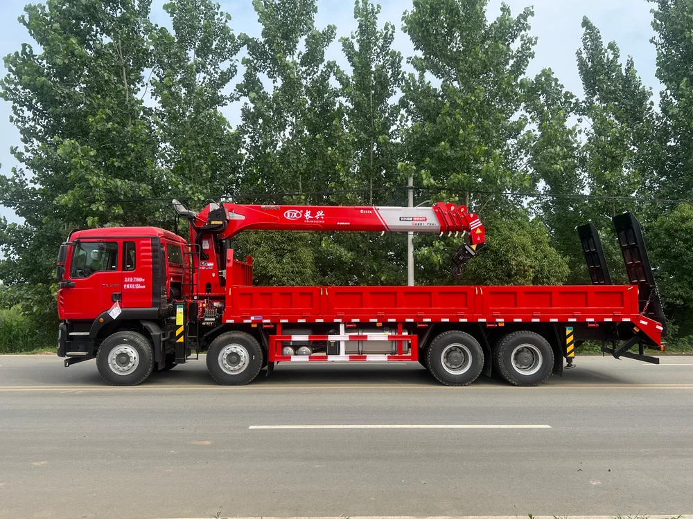 HOWO 8×4 Weichai 350HP - Changxing 14 Ton 5-Section truck mounted crane with Ladder