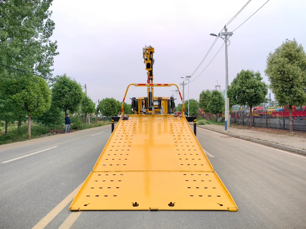 Sanhuan Wrecker Truck With Folding Crane Arm