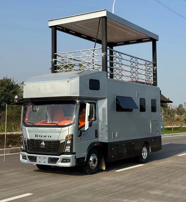 HOWO Commander T3 Pop-Up Roof Recreational Vehicle For Sale