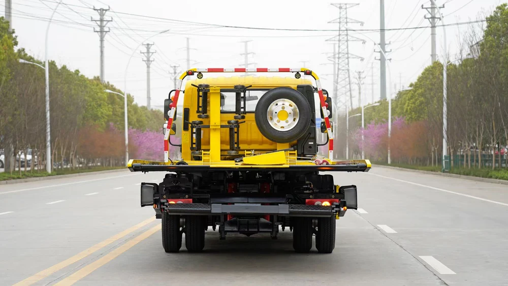 Foton 4×2 Light Boom Wrecker Truck 8 Ton for Road Recovery Service