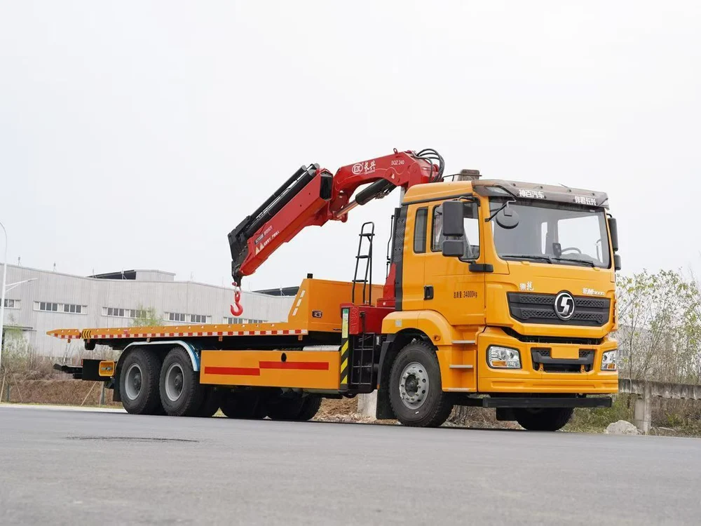 SHACMAN Changxing 12-ton Folding Boom Wrecker Truck with Crane