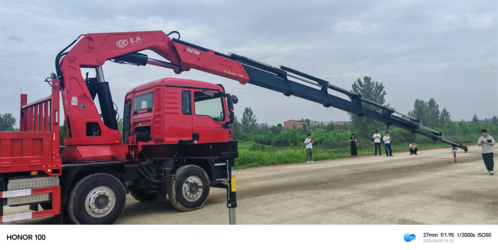 HOWO 350HP 10-40T Knuckle Boom Crane For Sale