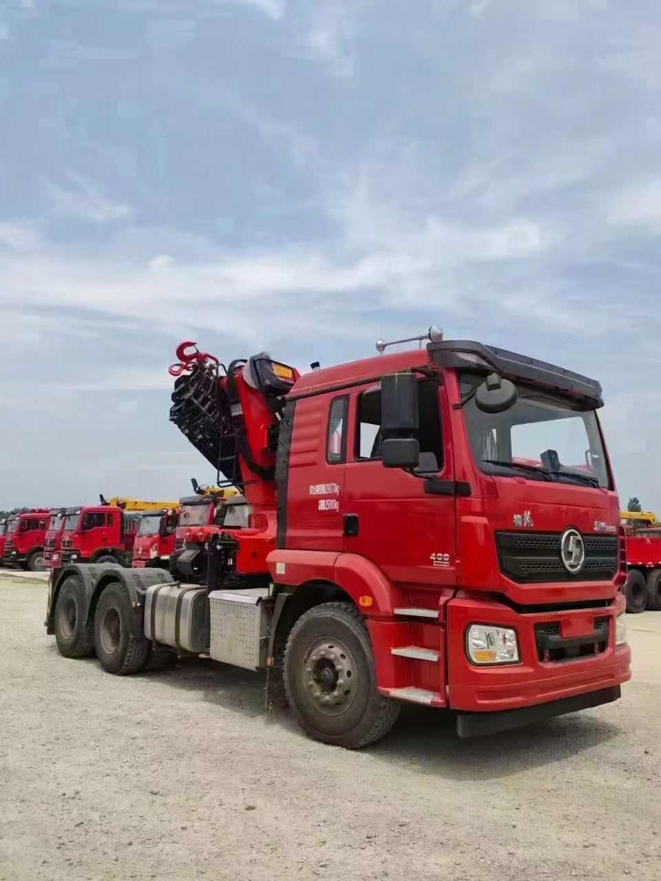 SHACMAN 6×4 Knuckle Boom Crane For Sale